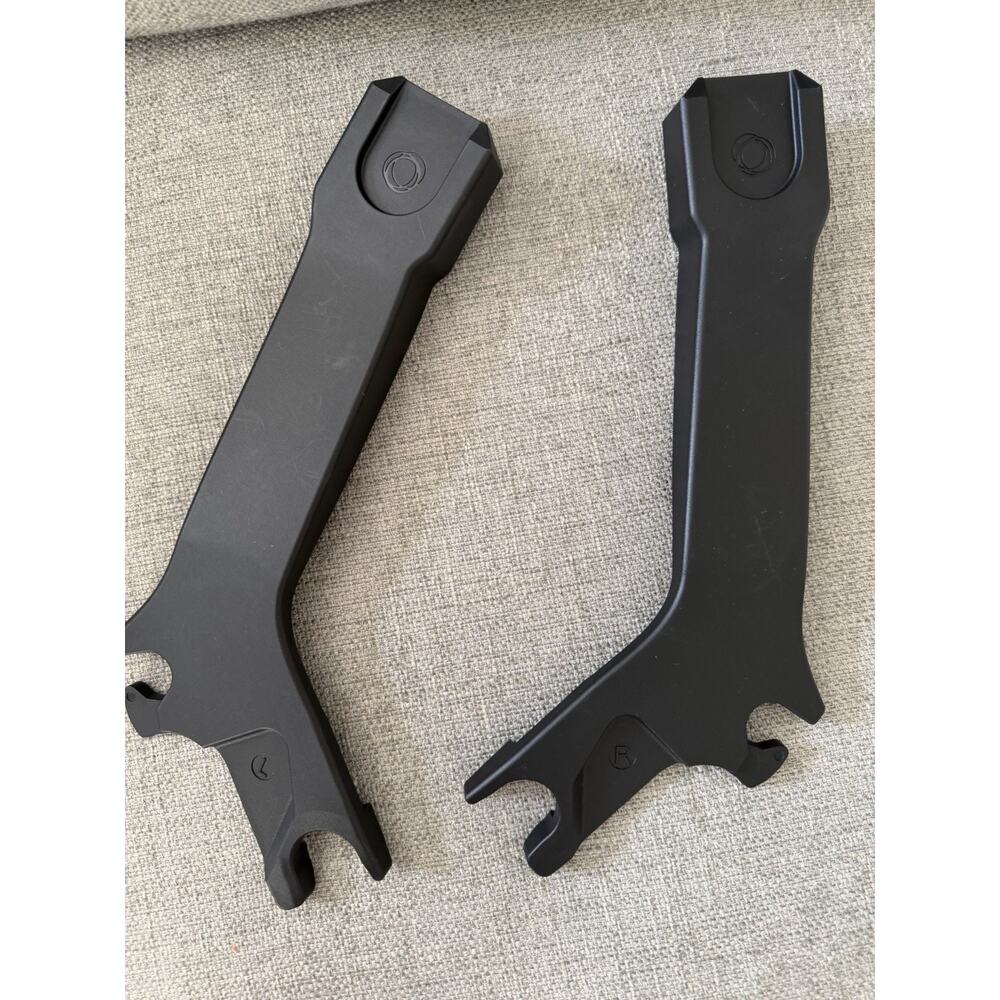 Bugaboo Butterfly 2 car seat adapters Black $70 NEW